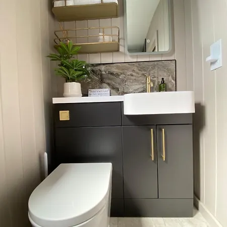 Holiday home Ewes Rest Shepherds Hut *