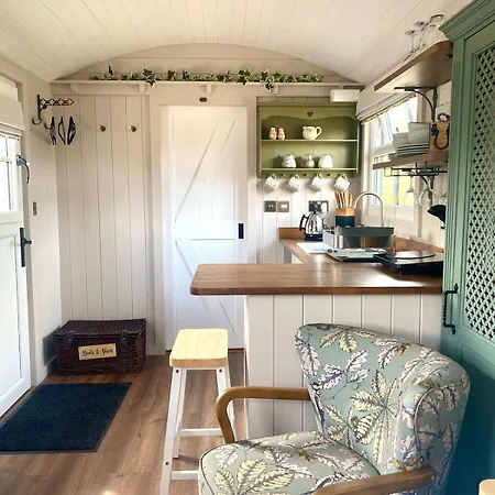 بيت للعطل Ewes Rest Shepherds Hut