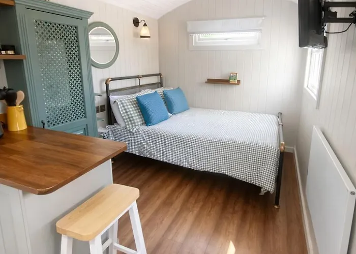 Holiday home Ewes Rest Shepherds Hut *
