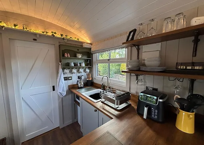 Ewes Rest Shepherds Hut Holiday home