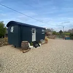 Semesterbostad Ewes Rest Shepherds Hut